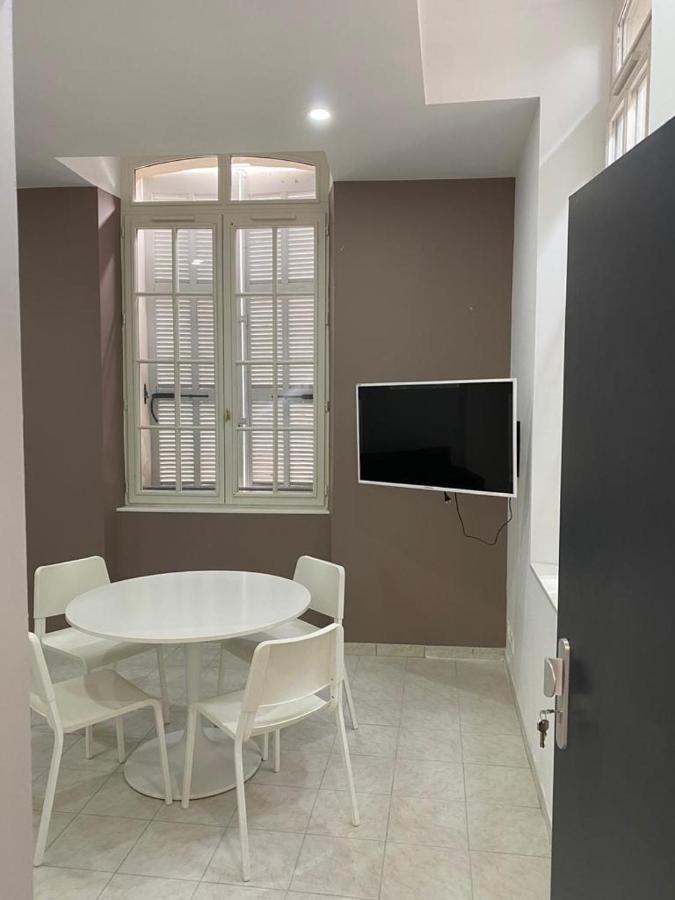 Five Stars C6 Aparthotel *