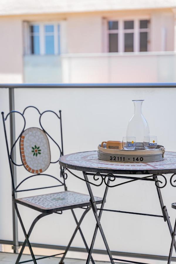 Apartment Avec Balcon, A 50m, Proche Vieux Port