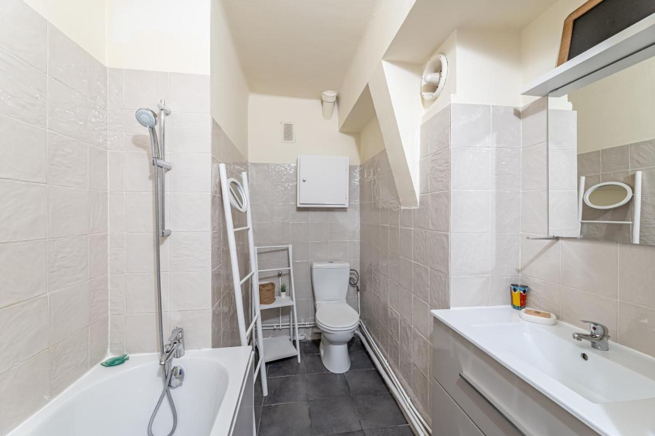 Avec Balcon, A 50m, Proche Vieux Port Apartment