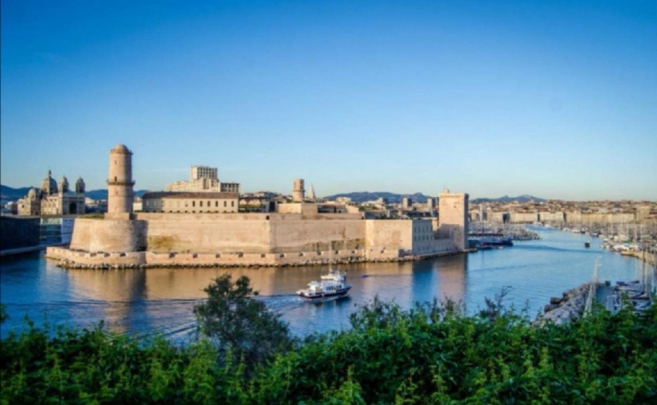 Appartement Vue Vieux-port Et Notre Dame, Charme Art Déco