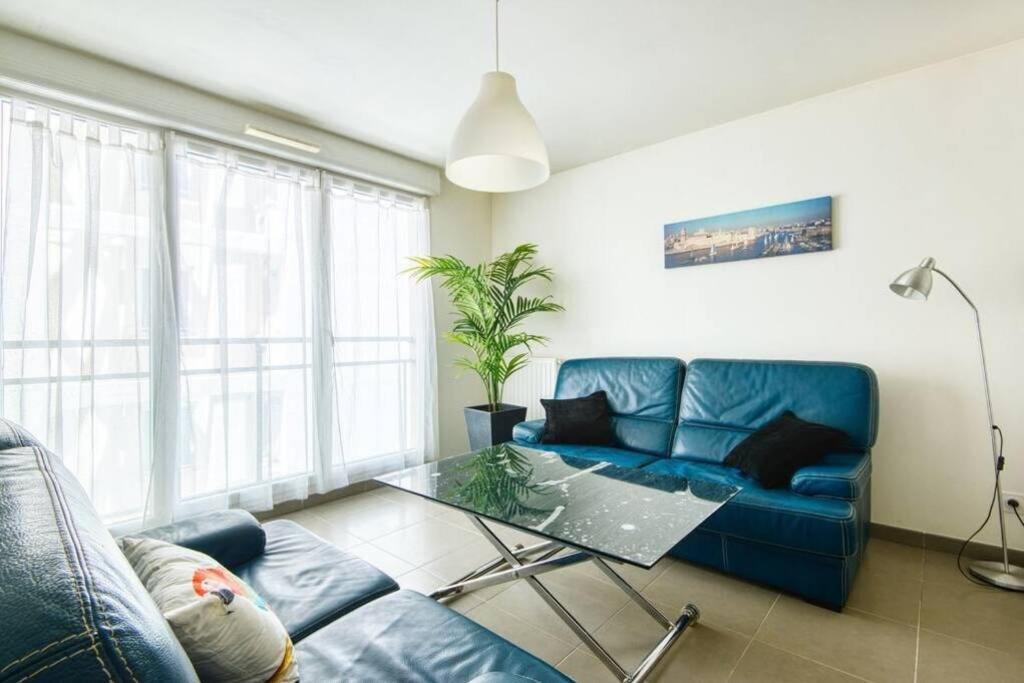 Catalans-air-conditioned, Balcony 2 Min Walk Catalans Apartment