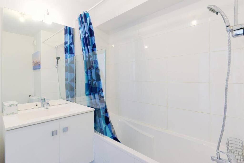 Apartment Catalans-air-conditioned, Balcony 2 Min Walk Catalans