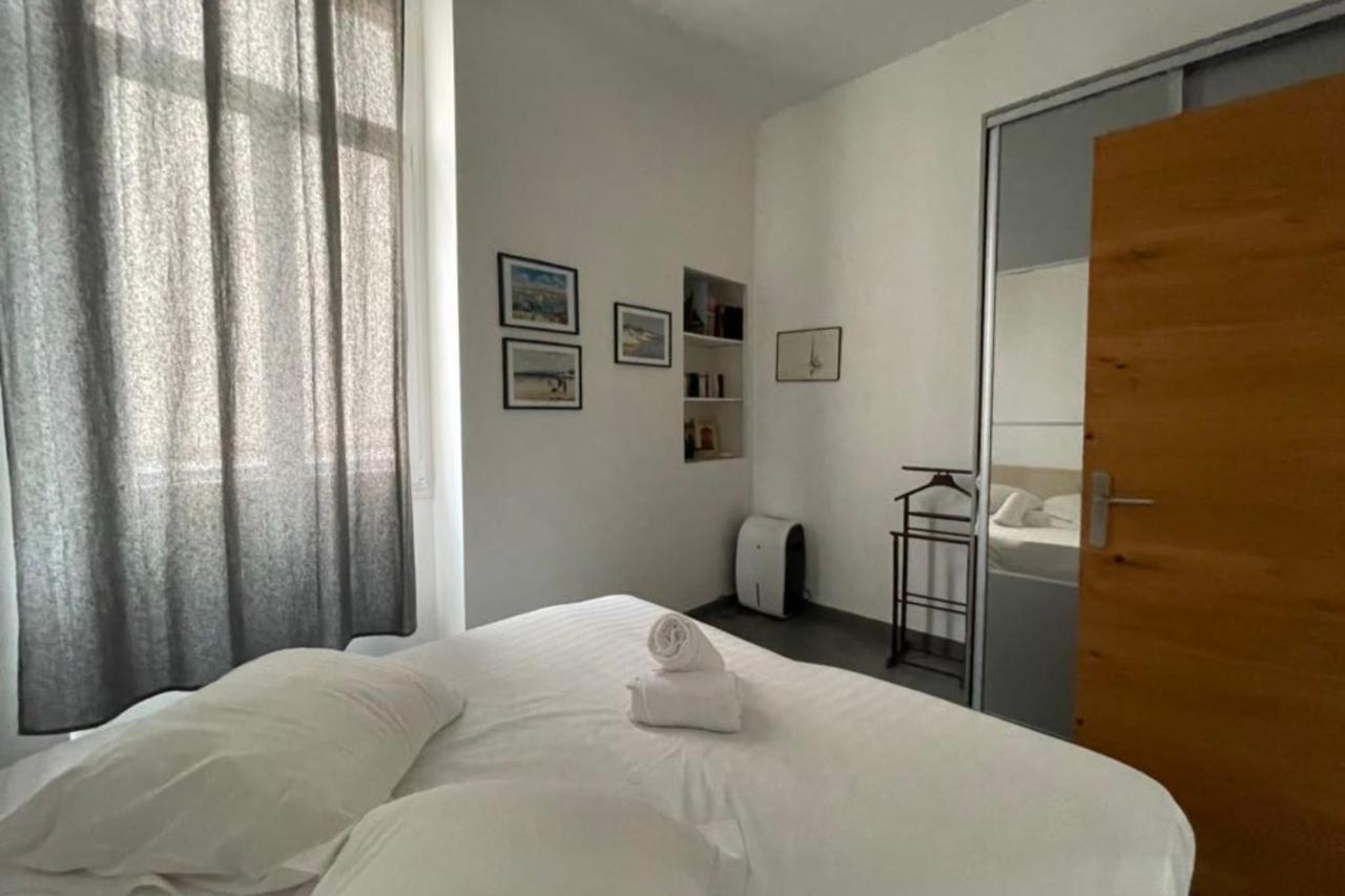 Charming In The Old Port Apartment Marseille