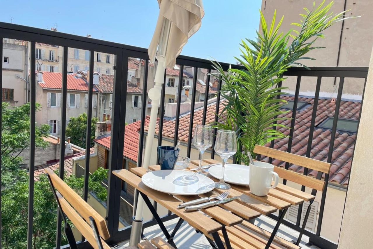 Les Temps Heureux Petite Terrasse Clim-netflix Marsella