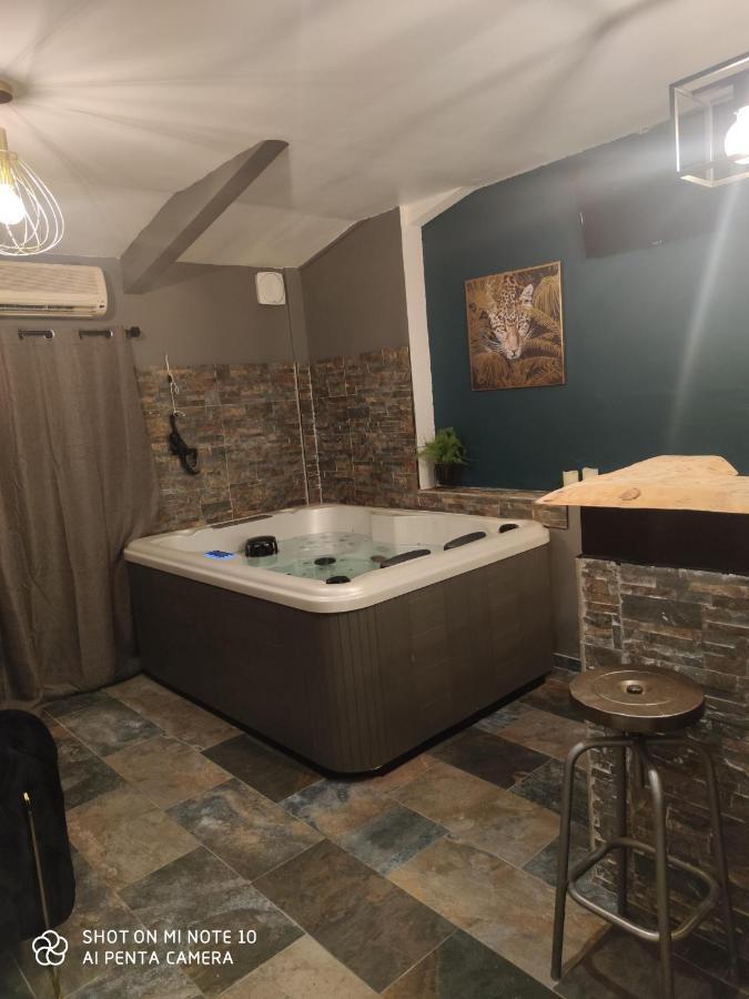 Suite Avec Jacuzzi 