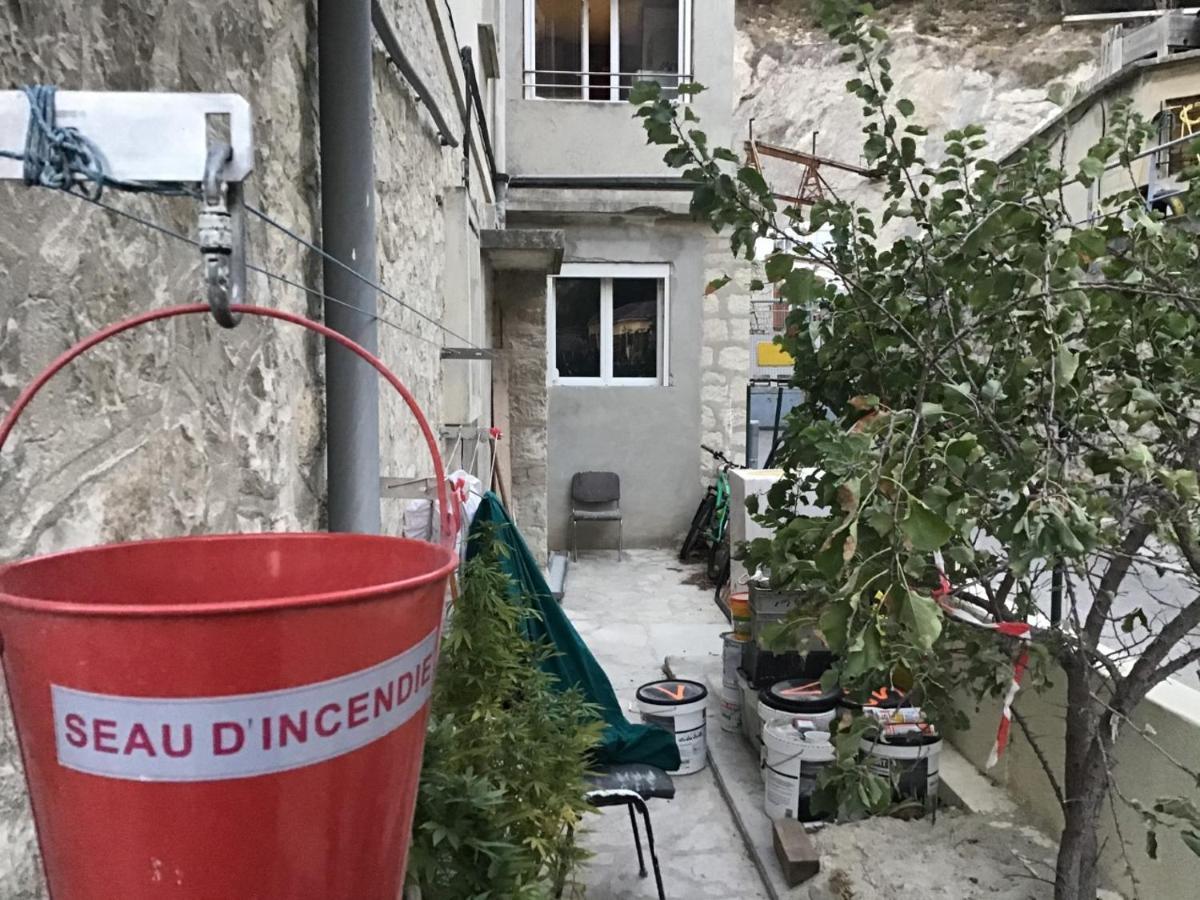 Familiale Avec Extérieur Sympas Pour Profité Du Soleil *