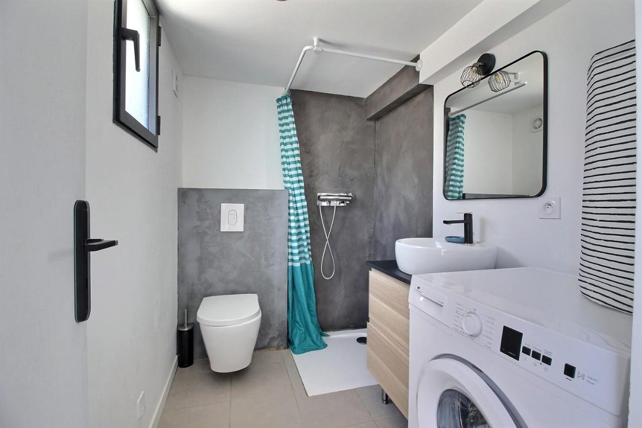 Studio Avec Terrasse Et Mezzanine *