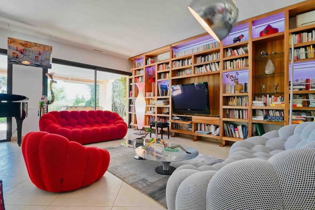 Pousada Magnifique Avec Piscine Marselha