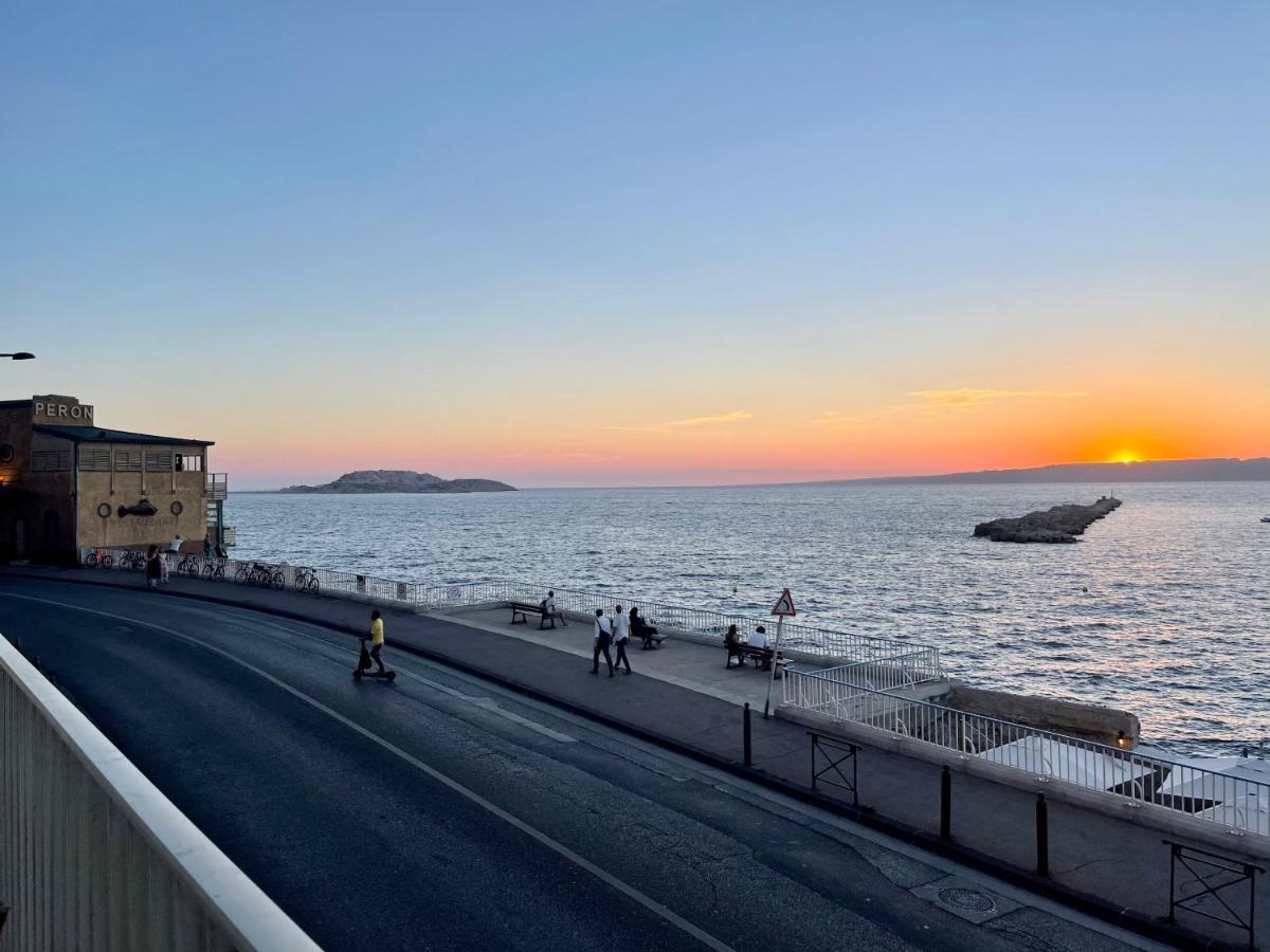 Splendid Sea Front Top Location Apartment
