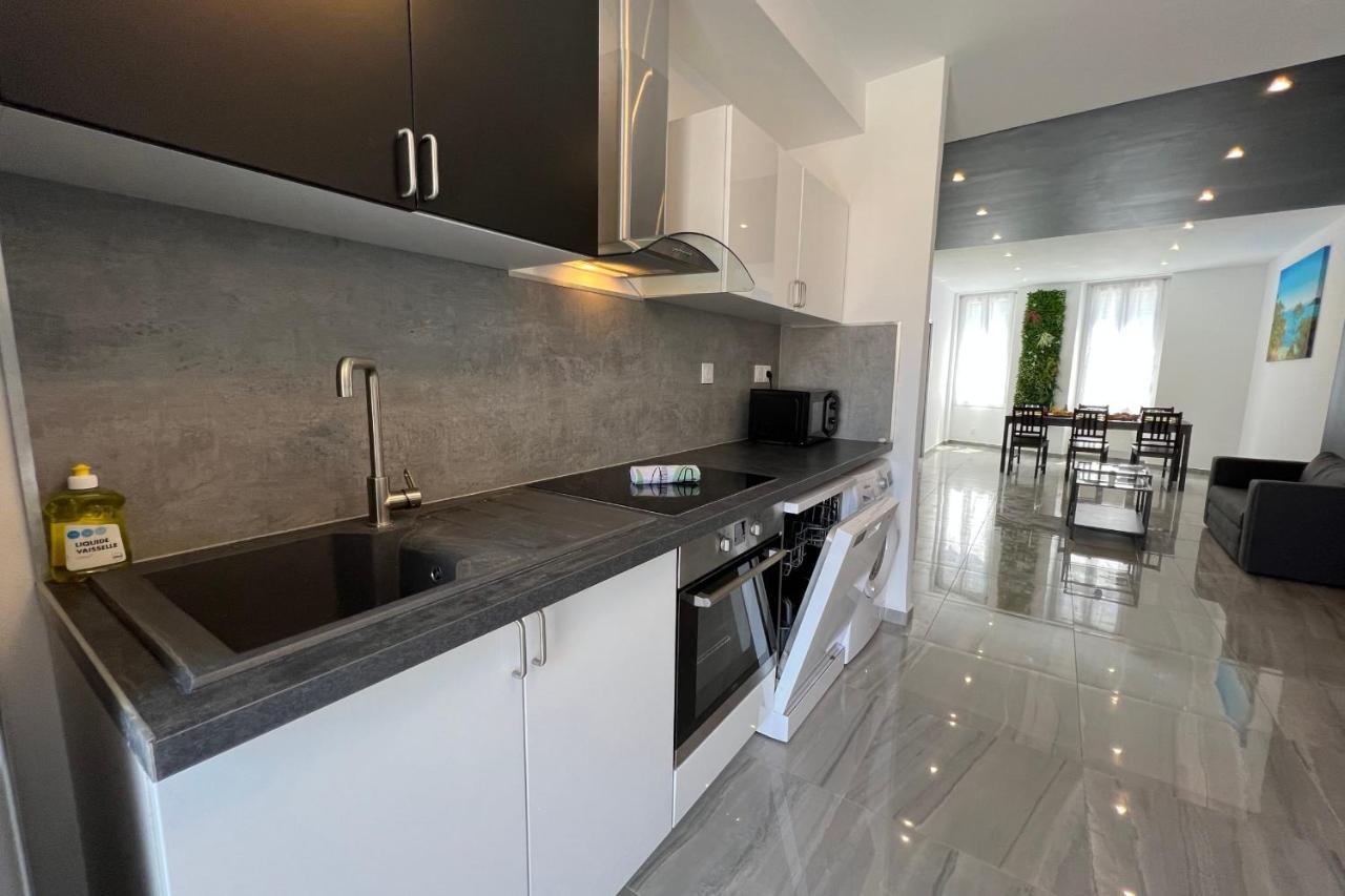 Holiday home Le Tropical Piscine Et Terrasse Centre-ville *