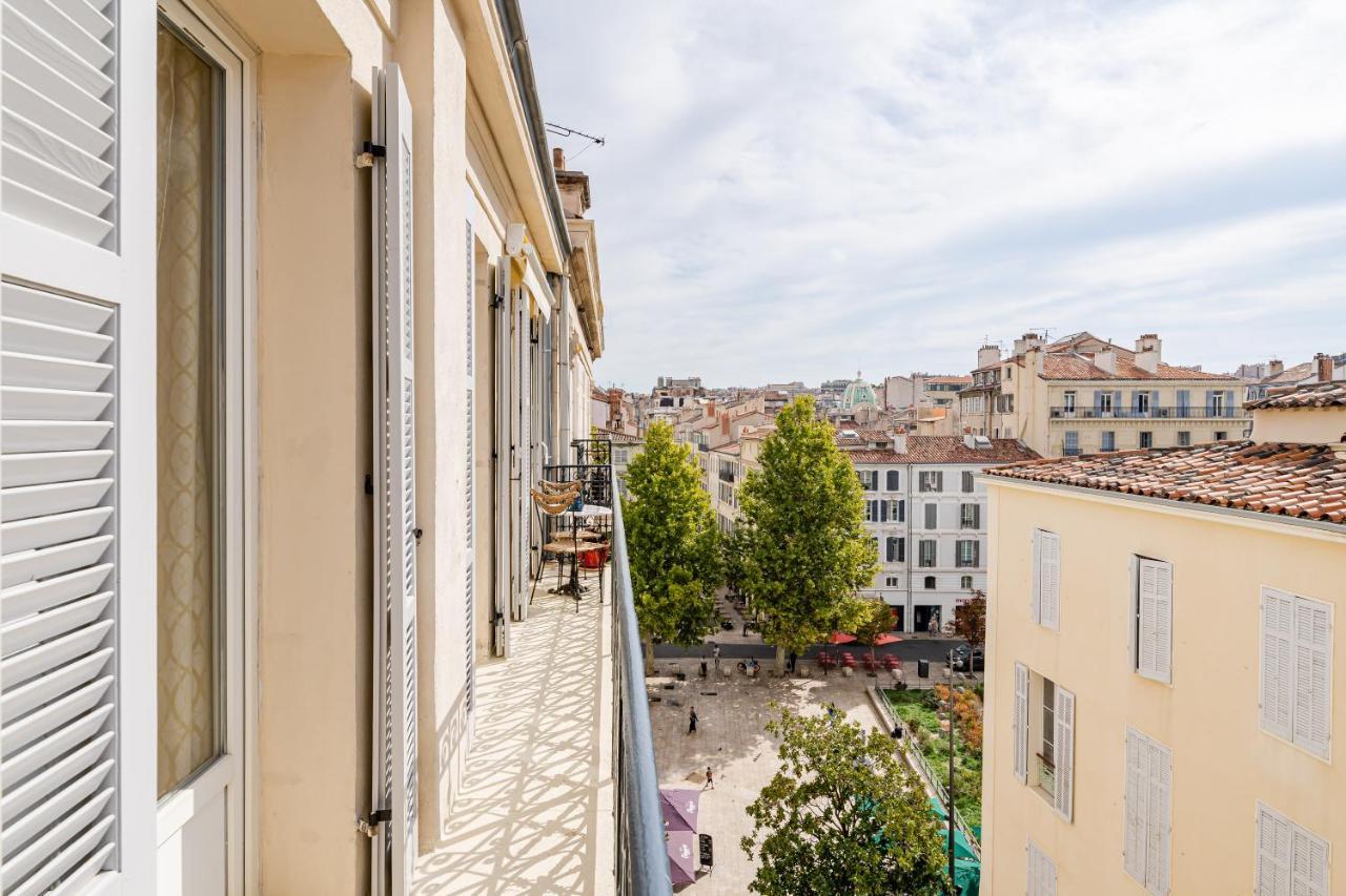 Appartement Balcon Filant, Vue 180, Store, Netflix, Clim ,ascenseur, T2