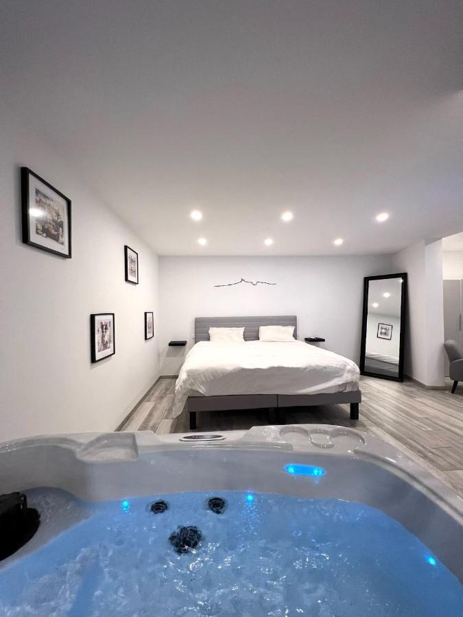 Lovenest Bed & Breakfast Marseille