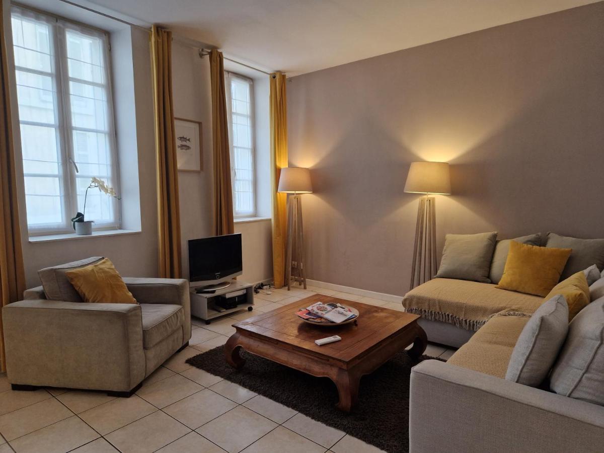 2 Pieces Dans Le Centre Avec Petite Terrasse 3*** Marselha