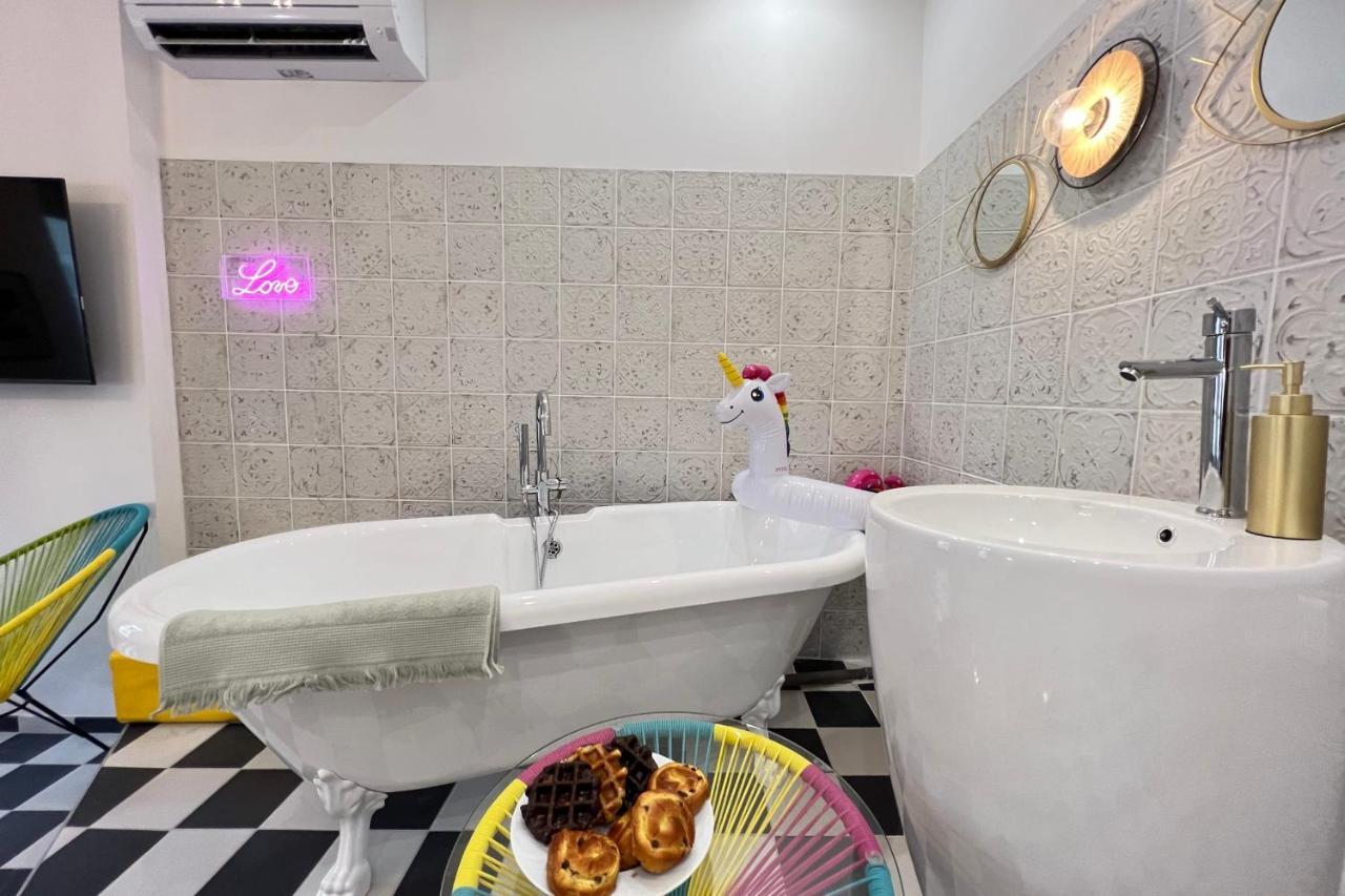 La Popart - Baignoirelit Rond Appartement *