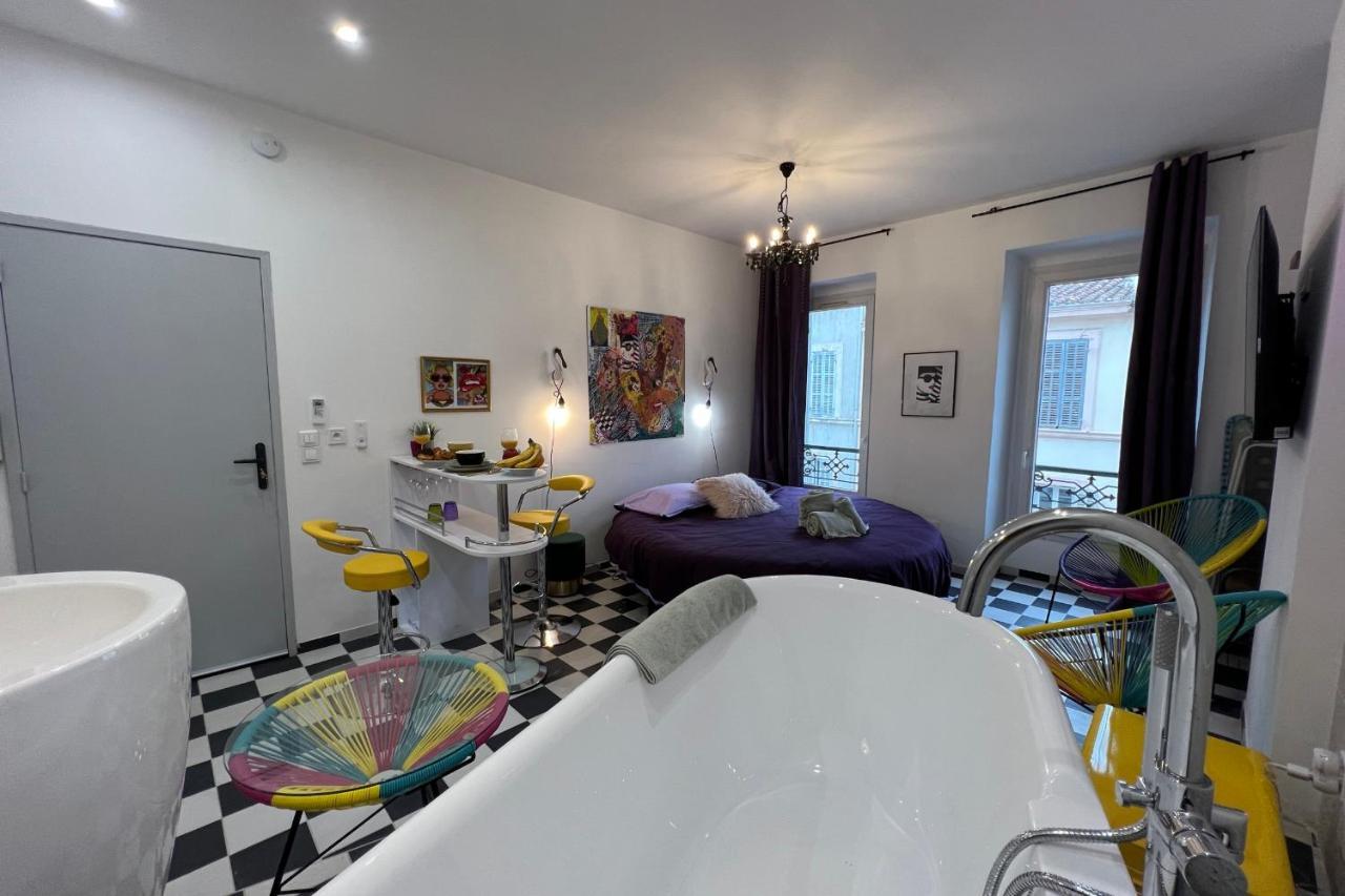 La Popart - Baignoirelit Rond Marseilles