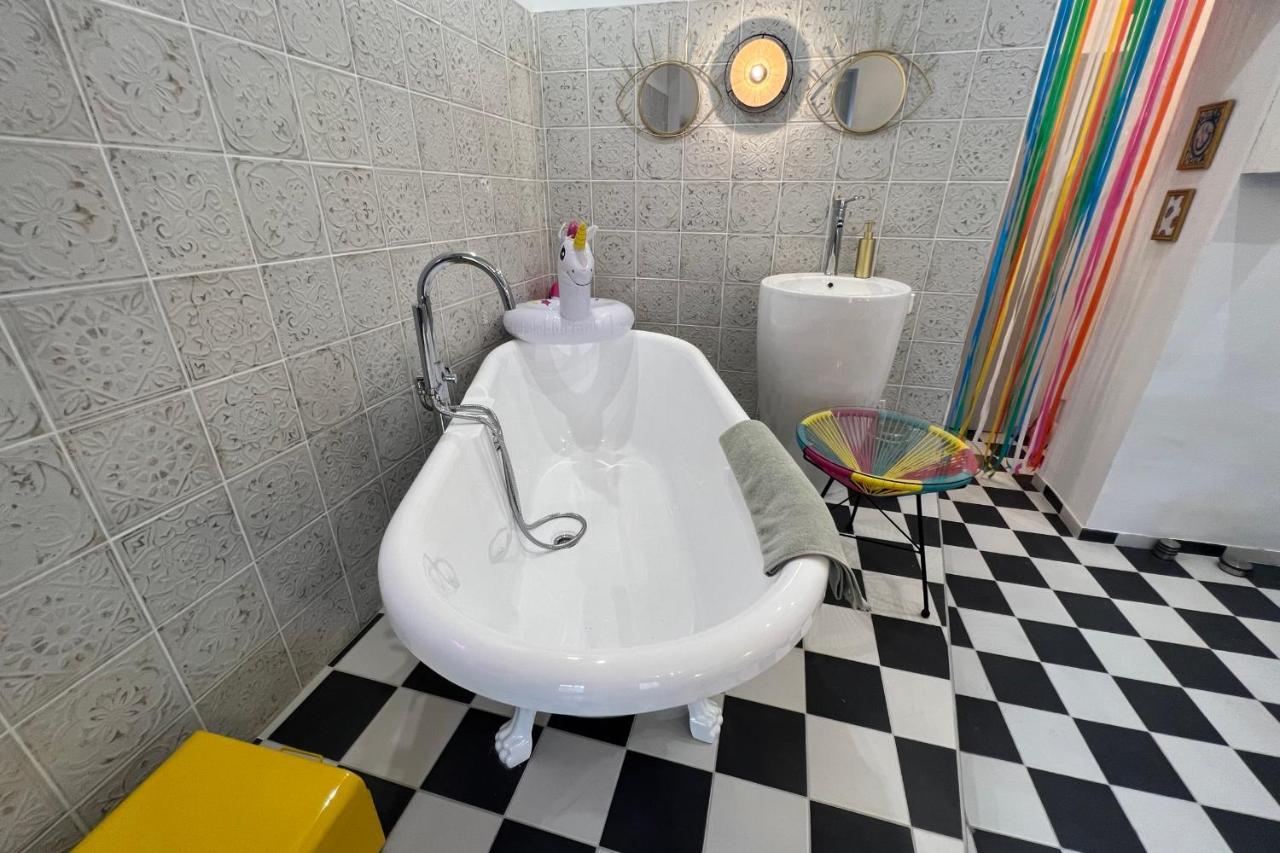 La Popart - Baignoirelit Rond Appartement