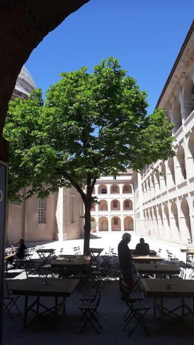 Plein Coeur Du Quartier Du Panier . Chaleureux T2. Marseilles