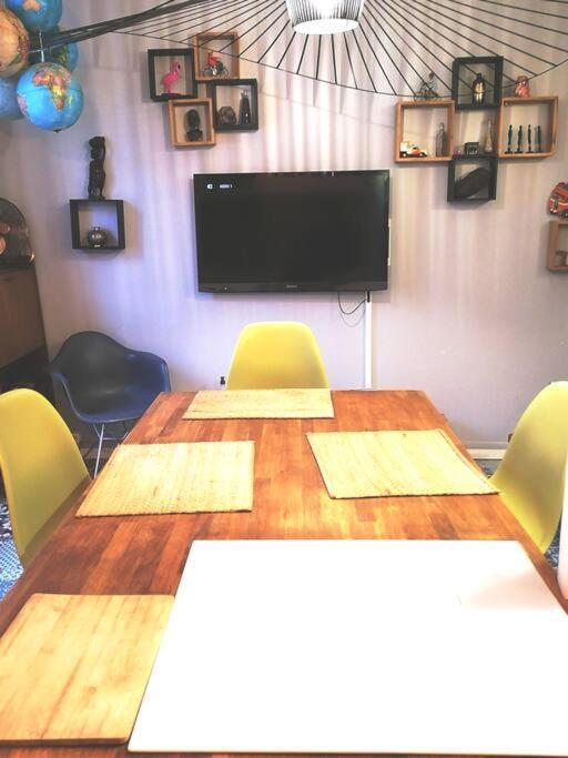 Plein Coeur Du Quartier Du Panier . Chaleureux T2. Appartement