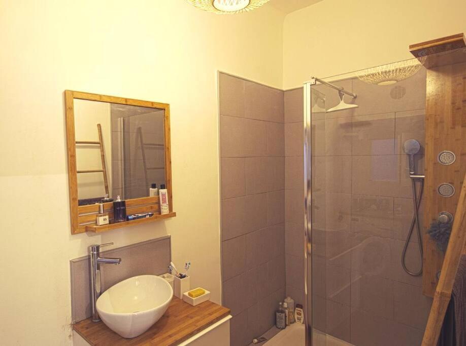 Appartement Plein Coeur Du Quartier Du Panier . Chaleureux T2. Marseilles
