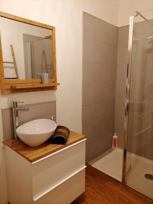 Plein Coeur Du Quartier Du Panier . Chaleureux T2. Appartement Marseilles