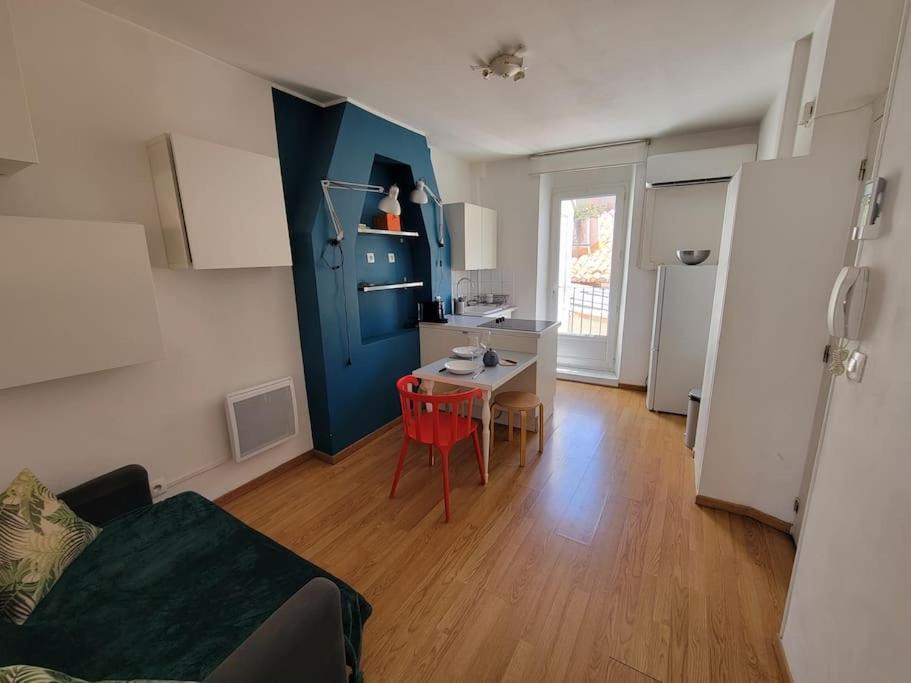 Air-conditioned With Bedroom And Balcony * Marsella