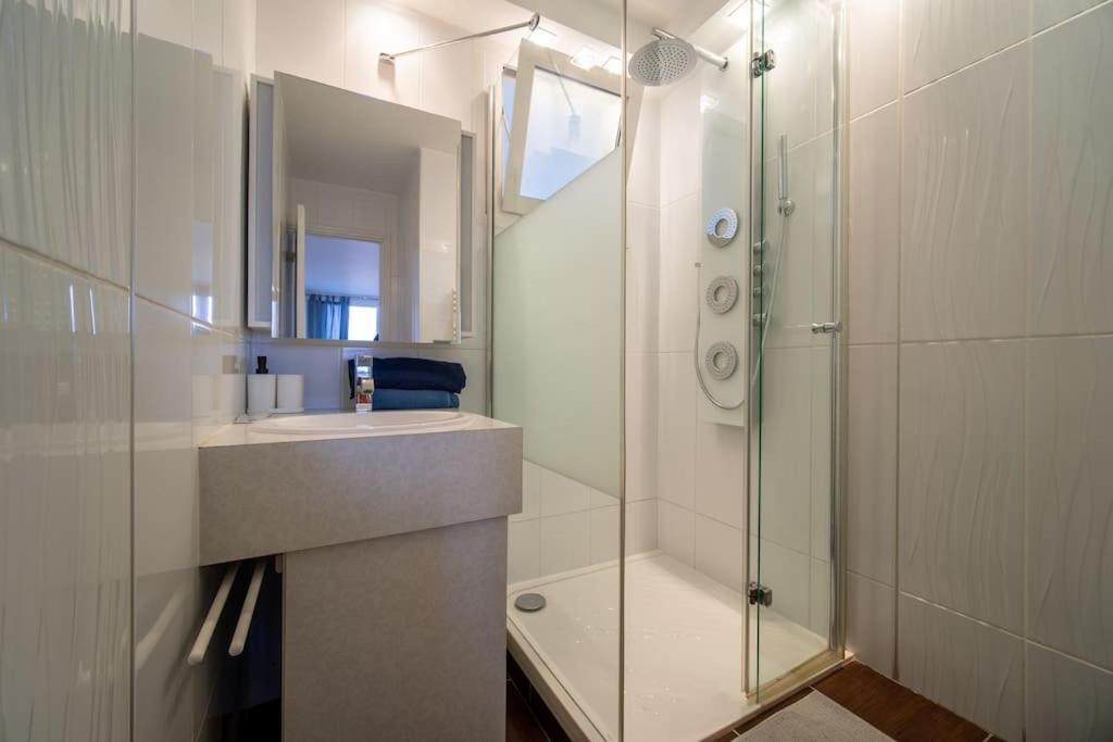 Fully Equipped Balcony Sleeps 7 Wifi Appartement