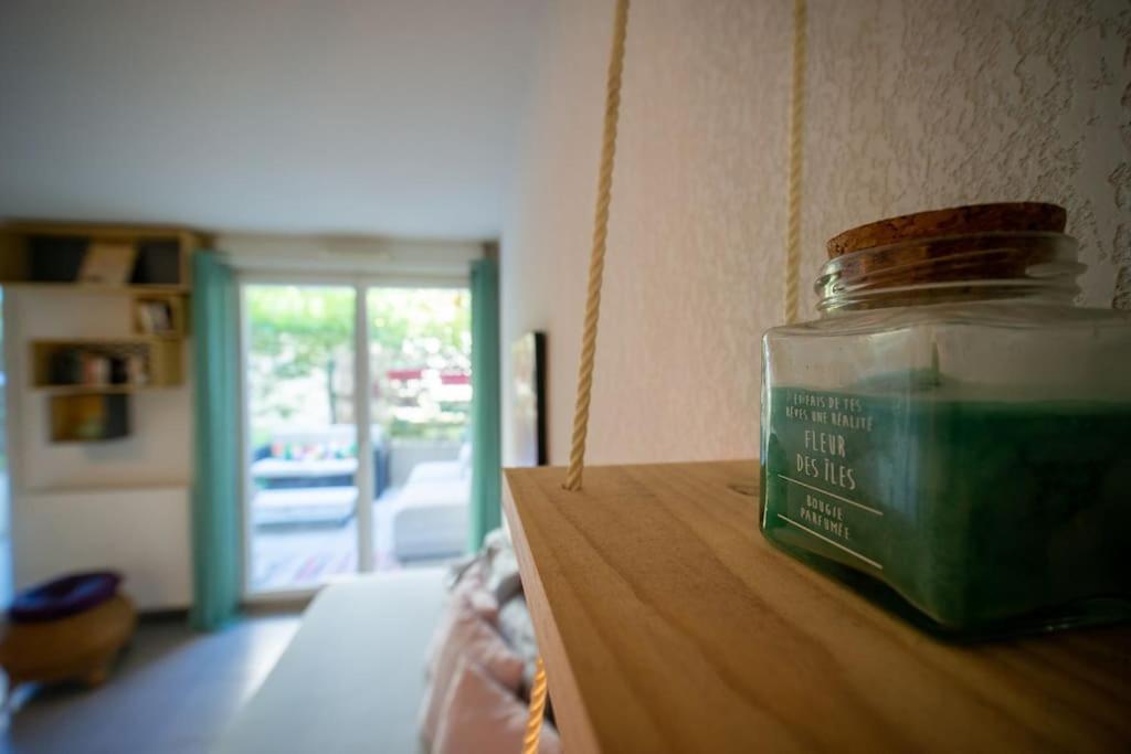 Fully Equipped With Terrace Sleeps 4 * Marseille