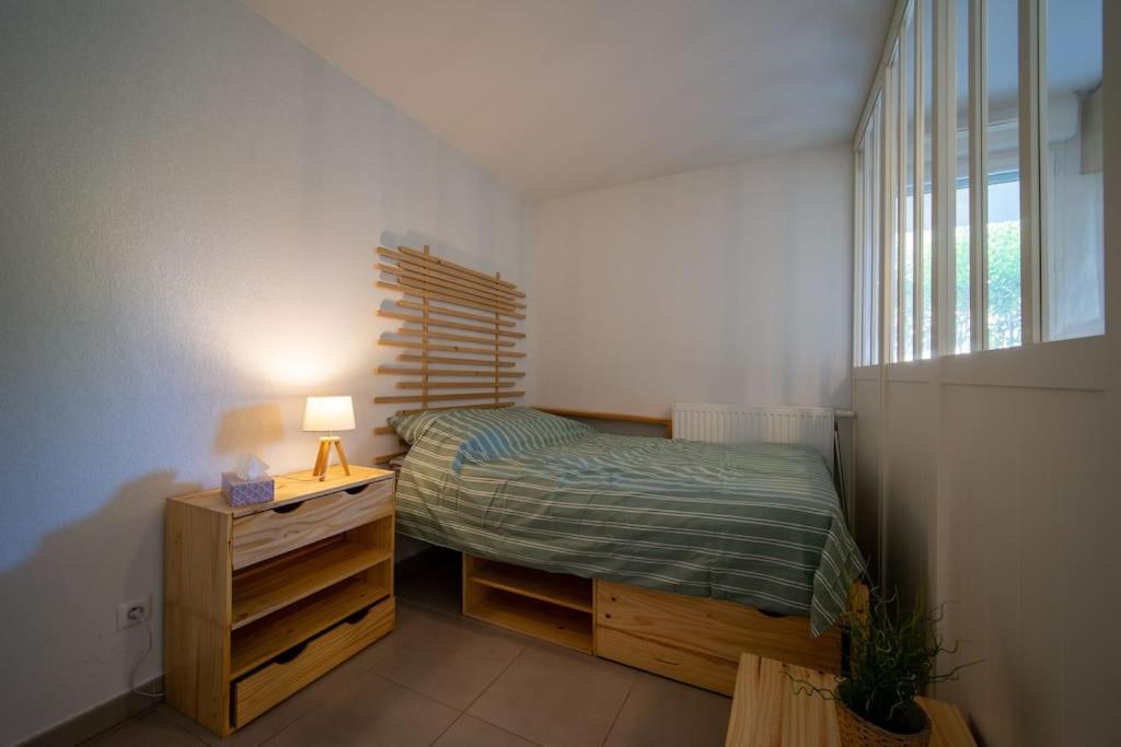 Fully Equipped With Terrace Sleeps 4 Marseilles