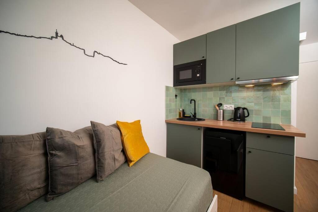 Apartment With Sea View 50m From The