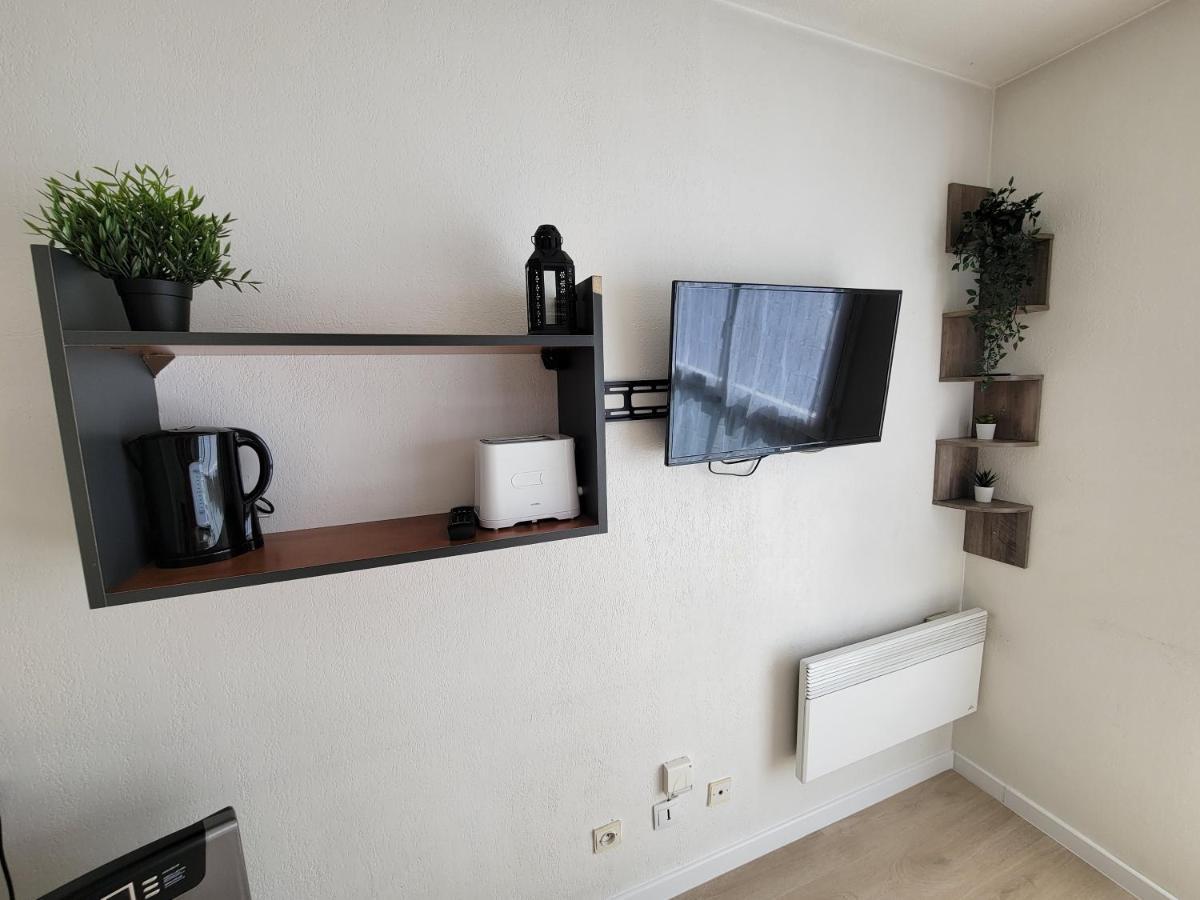 Fully Equipped 5min From The Train Apartment