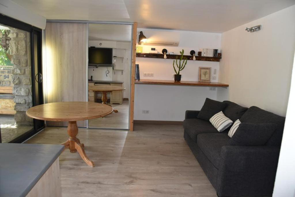 Rez De Chaussee De 9eme