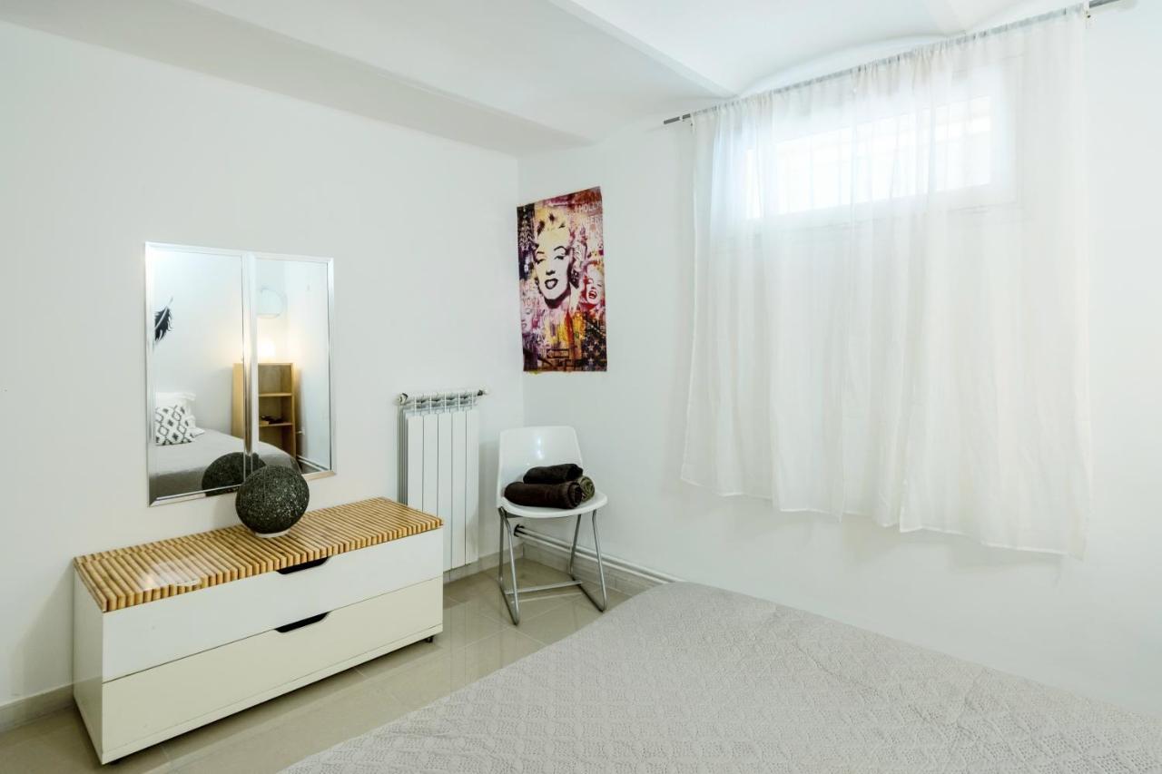 Proche Velodrome F4 Dans Villa Avec Parking Et Piscine Partagee Apartment
