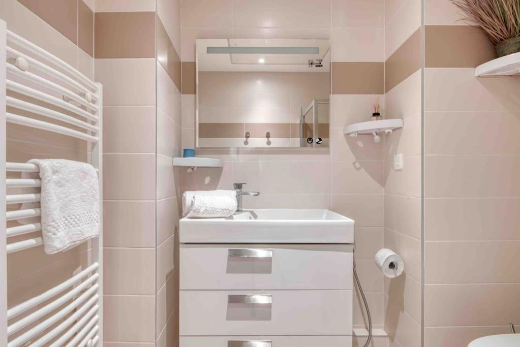 Luxury Joliette Căn hộ *