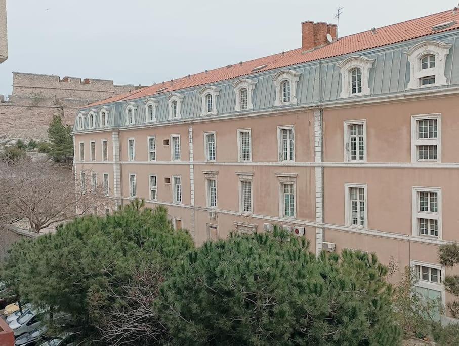 Appartement Centre Et Plage F3 Avec Ascenseur *