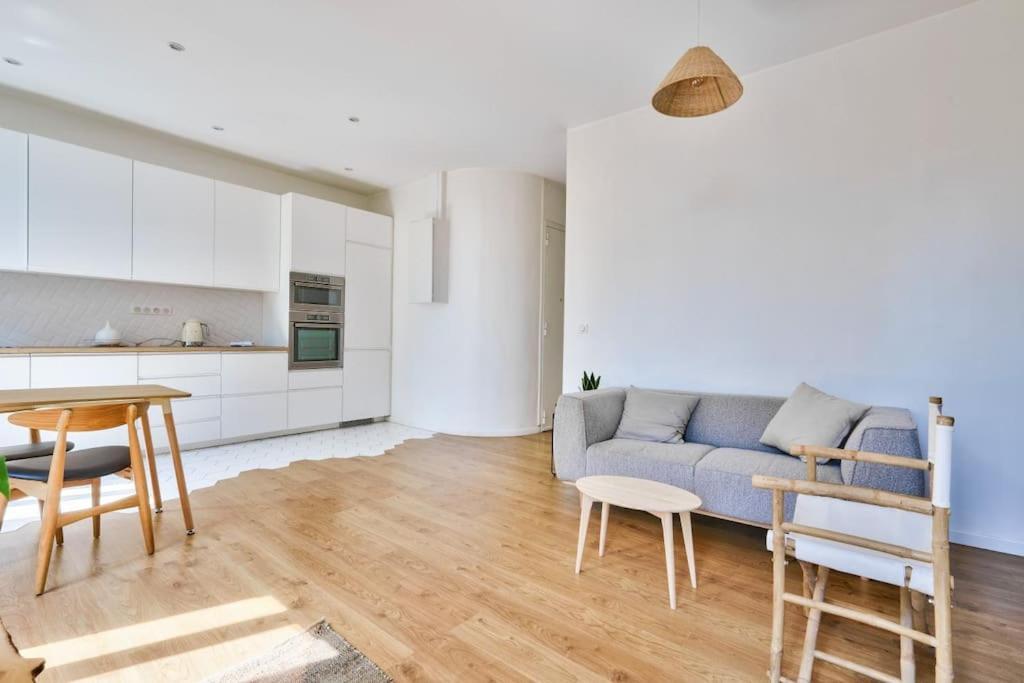 Superb Near Parc Longchamp *