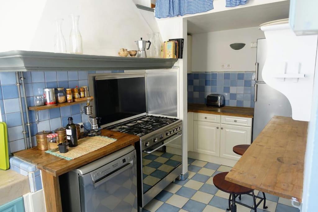 Tout Le Charme De L'ancien Marseillais Appartement *