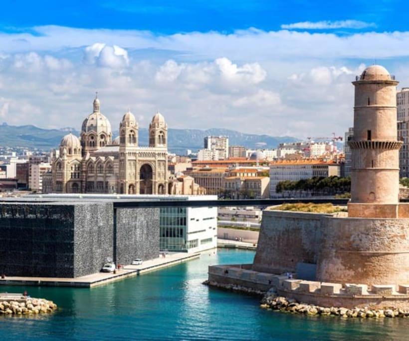 Le Leca, Typiquement Marseillais -75m2 *
