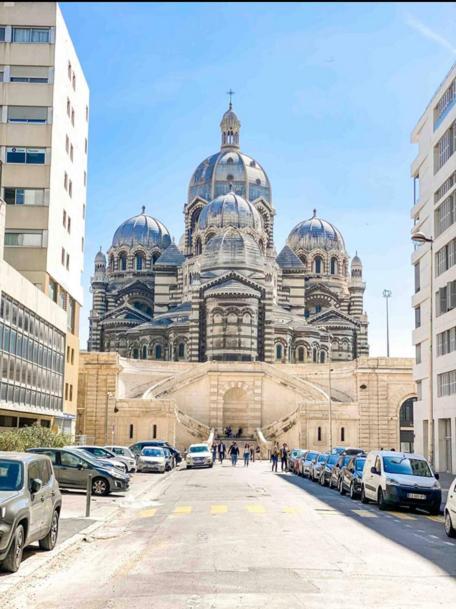 Apartment Le Leca, Typiquement Marseillais -75m2 *