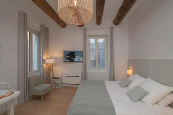 Design Vieux Port Apartment
