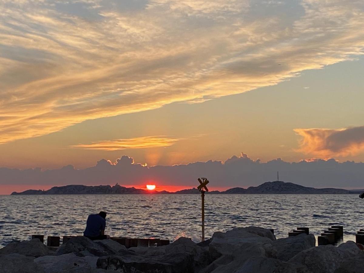 Apartment Sun Escape, Renove Climatise 3 Pieces 4-6 Pers, 350m De La Marseille
