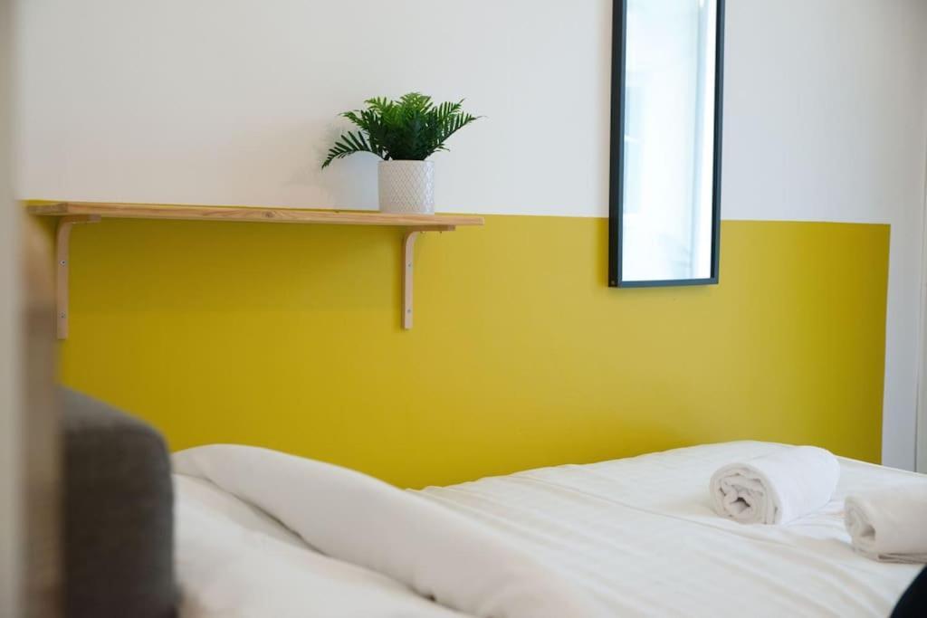 Thibaud - T4 Terrasse A 15 Min A Pied Du Metro Apartamento *