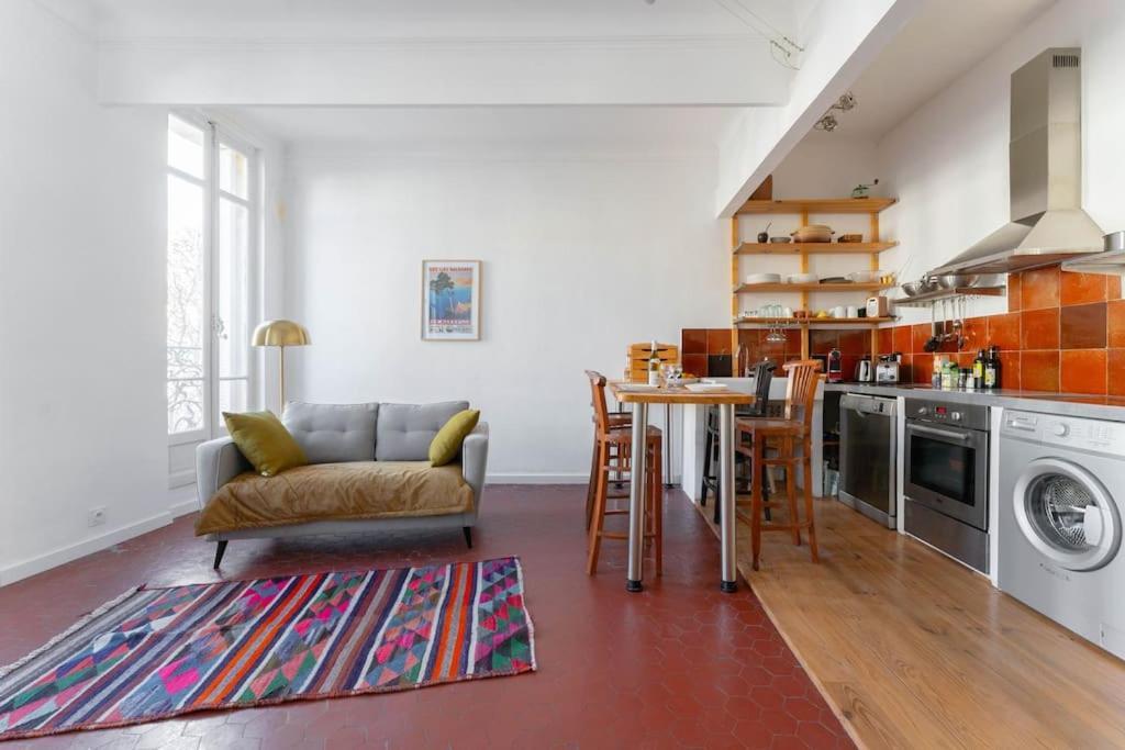 Superbe Appart, Central, Petit Balcon & Vue Place Marseilles