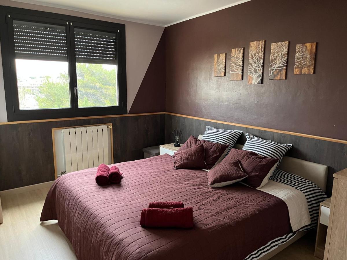 Apartment Sun Escape, Renove Climatise 3 Pieces 4-6 Pers, 350m De La Marseille