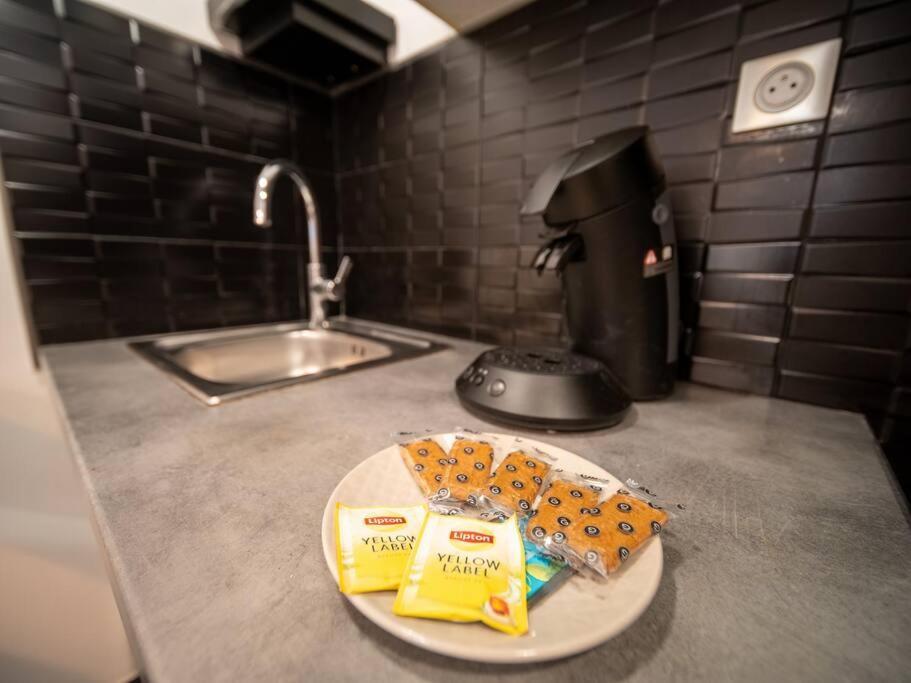 *appartement Climatise Au Coeur Du Vieux Port* Appartement *