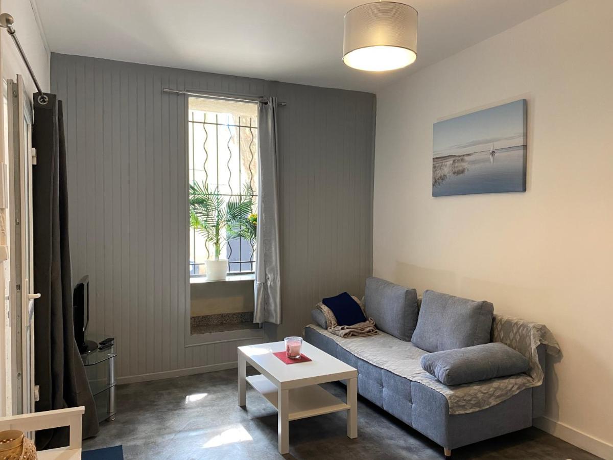 Independant Dans Maison De Ville, Au Calme Marseilles