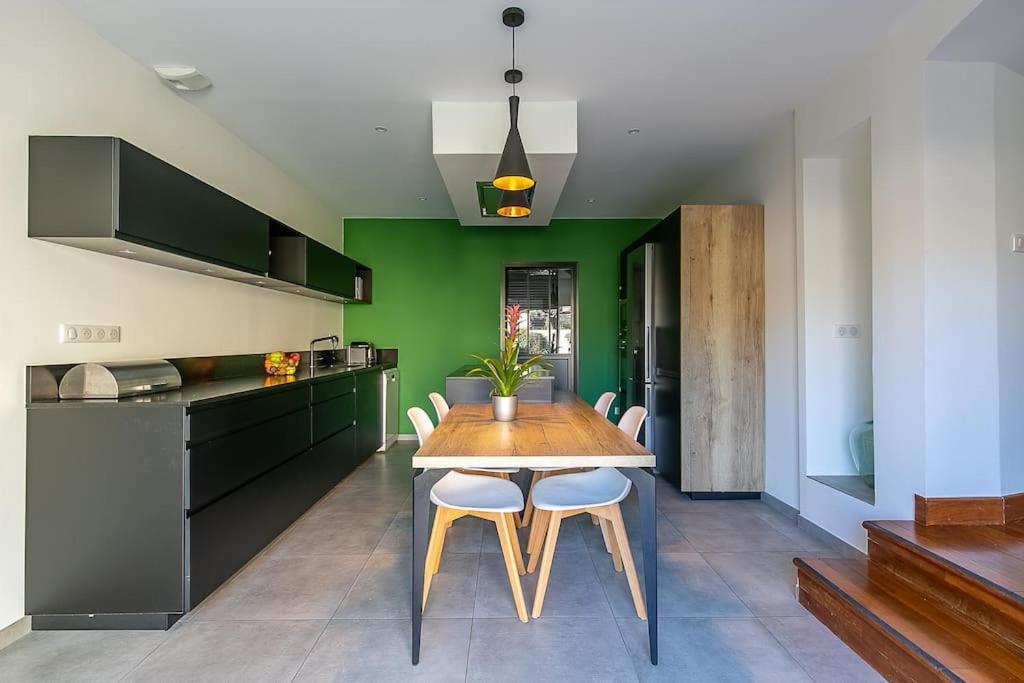Maison Familiale Entre Mer Et Parc Des Calanques - Piscine Villa *