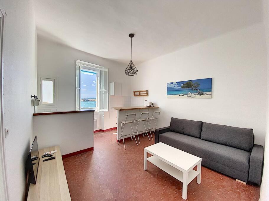 4 Couchages Bord De Pointe Rouge Marseilles