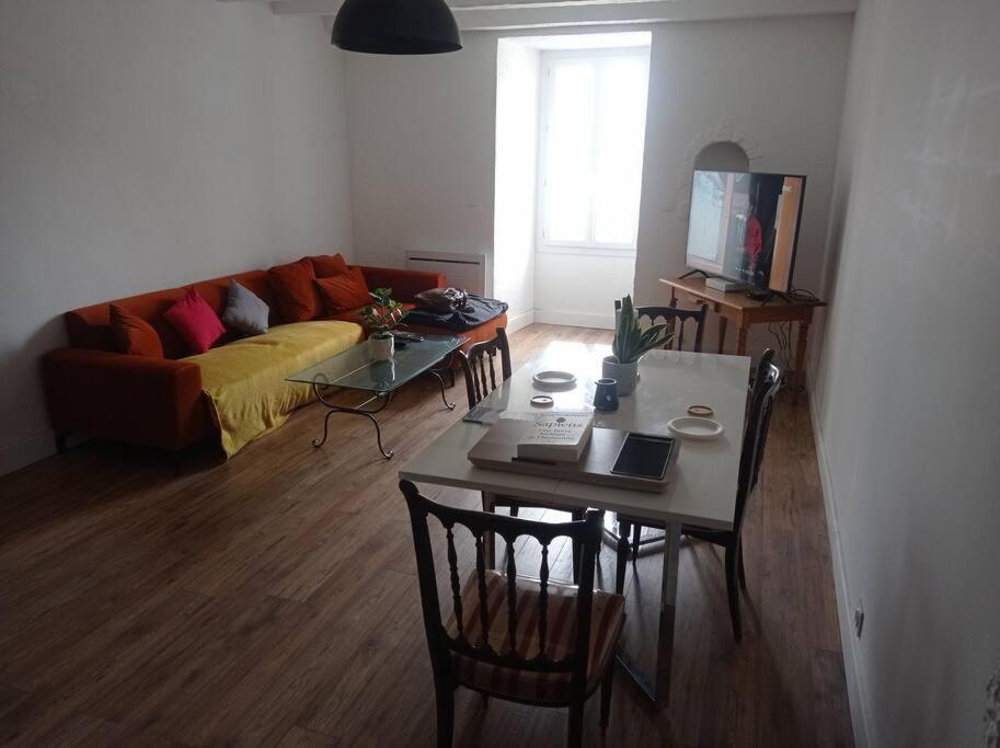 Apartment Coeur De La Ville, Chic Joliette, 02