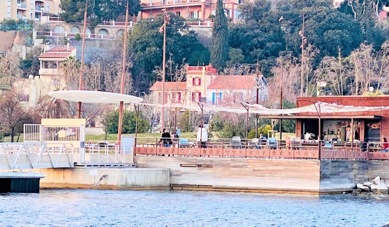 Villa Marseille-au-bord-de-l'eau *