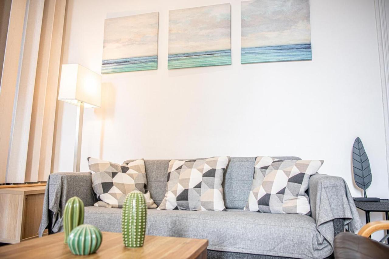 Grand 2 Avec Balcon Parc Longchamp Appartement *